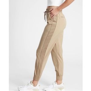 ATHLETA Brooklyn textured Jogger tan